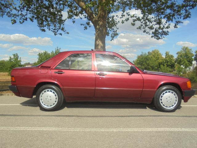 Mercedes-Benz 190 rot-met. 1A-"TOP-ZUSTAND"m.Automatikgetriebe