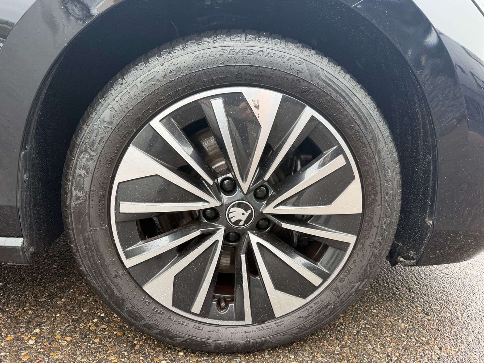 Skoda Superb Combi 2.0 TSI Selection 4x4 AHK Navi LED foto 18