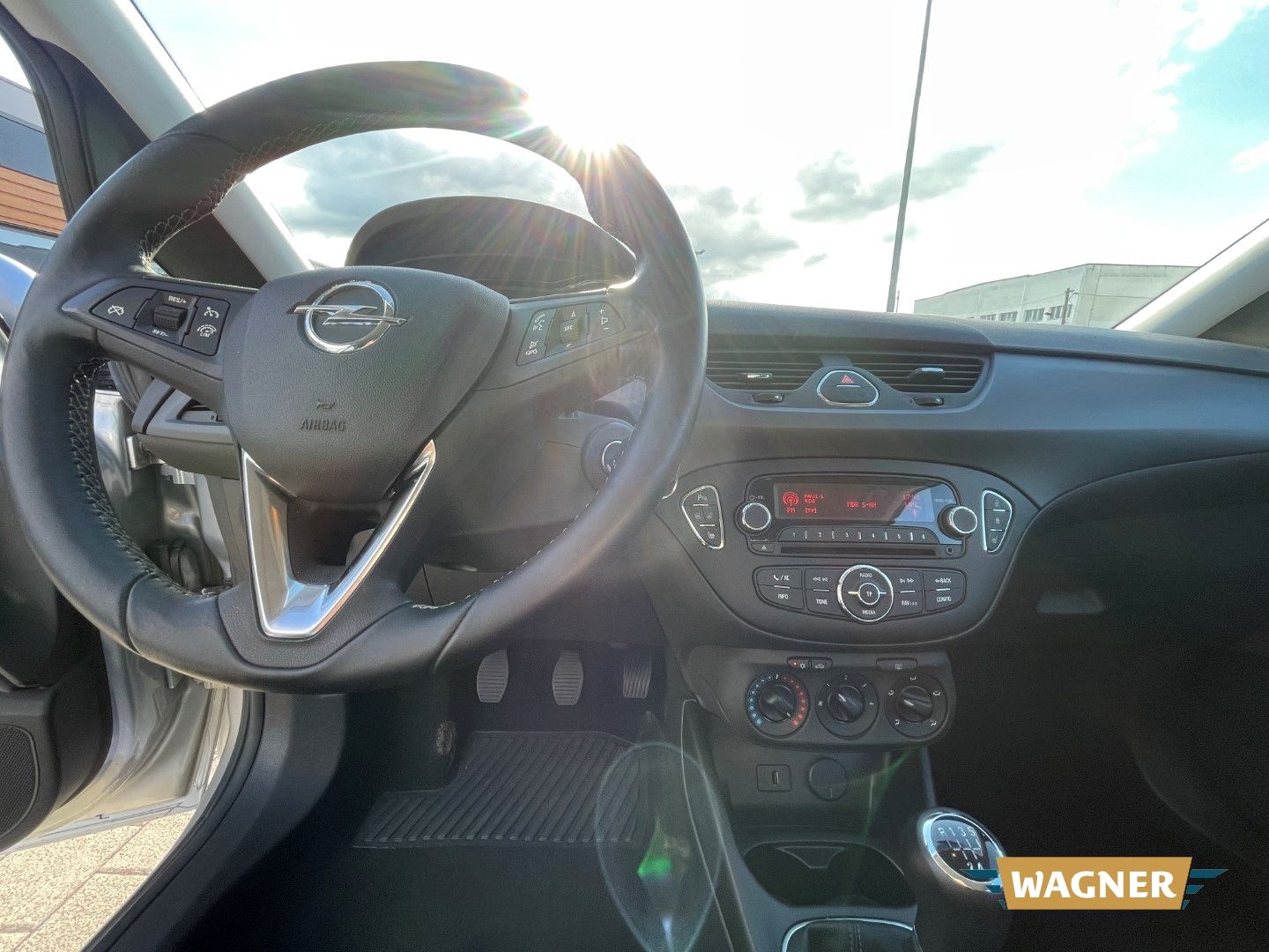 Fahrzeugabbildung Opel Corsa E Edition 1.2 Sitzheizung Tempomat