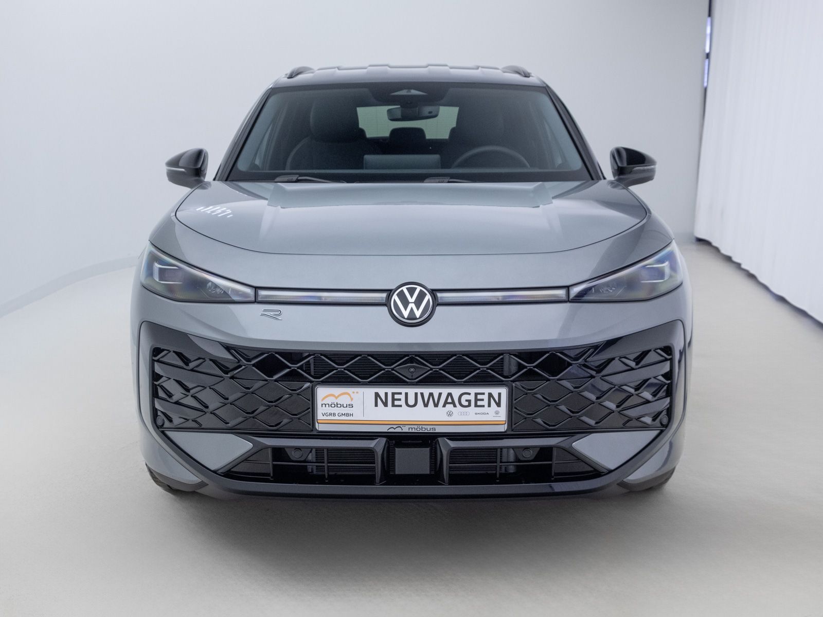 Volkswagen T-Roc 1.5 eTSI R-Line DSG AHK IQ-LIGHT HUD NAV 3 foto 3