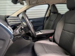 Fahrzeugabbildung BMW 218i Active Tourer Luxury Line -- AHK/ACC/ 17LM