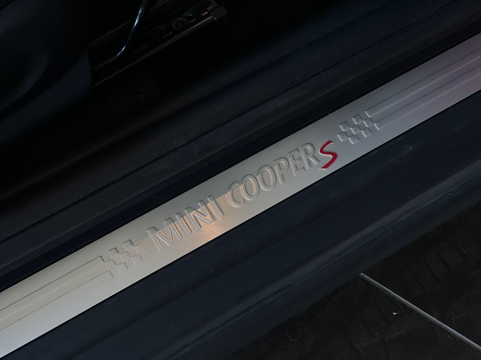 Fahrzeugabbildung MINI Cooper S Cabrio Chili LED NAV RFK SHZ ALU