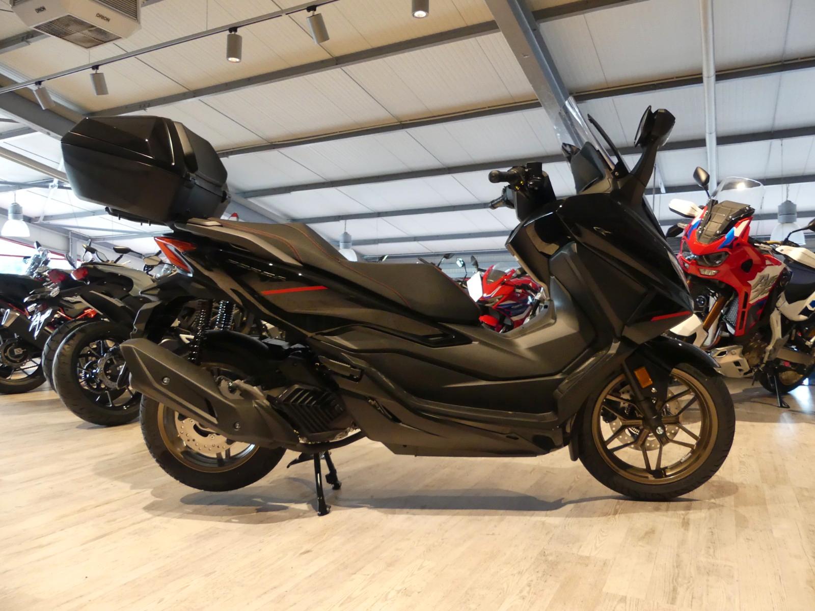 Honda Forza125 Special Ed. incl. Anlieferung