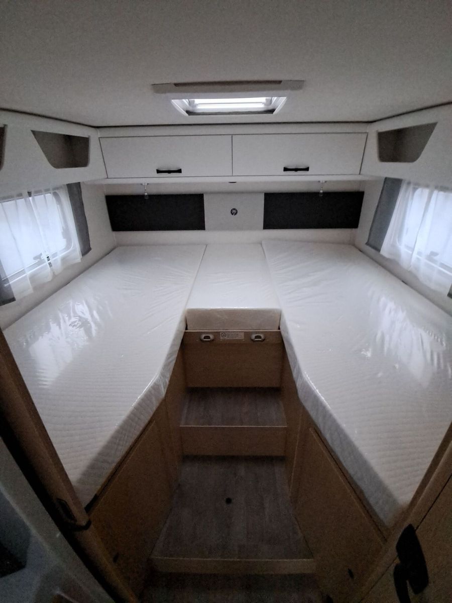 Fahrzeugabbildung Sunlight Adventure T 68C Automatik, Dörr Edition, TV