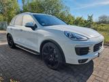 Porsche Cayenne S Burmester Chrono Pano Sitzbel.AHK Voll - Porsche Cayenne Gebrauchtwagen in Leipzig