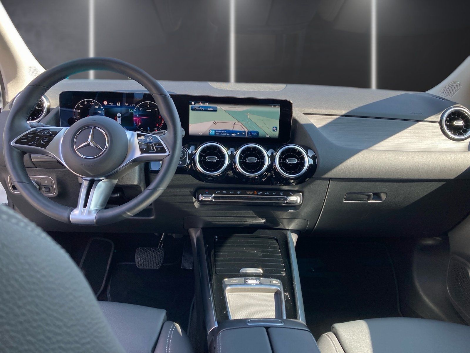 Fahrzeugabbildung Mercedes-Benz GLA 180 d Progressive*AHK*STDHZG*Distro*Totwink*