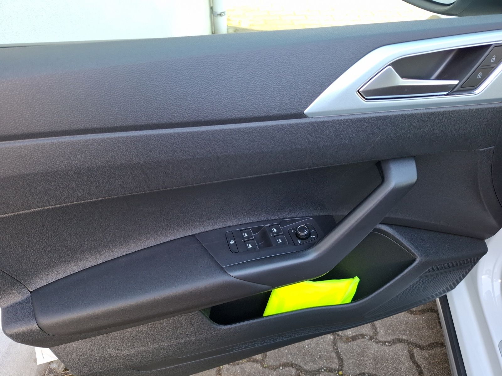 Fahrzeugabbildung Volkswagen Taigo TSI Goal DSG Matrix Navi AID ACC RFK SH LM