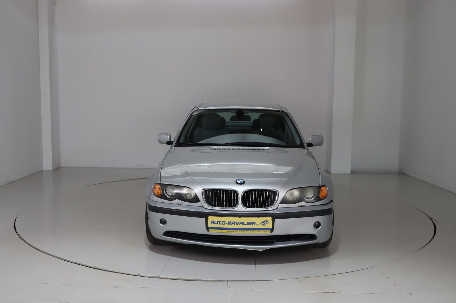 Fahrzeugabbildung BMW 320 i * Xenon * PDC * Klimaautom. *