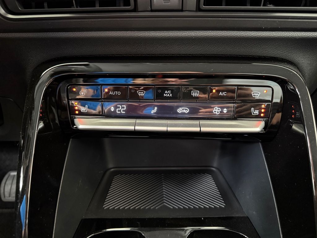 Fahrzeugabbildung Citroën e-C3 Aircross PLUS / Winter Paket