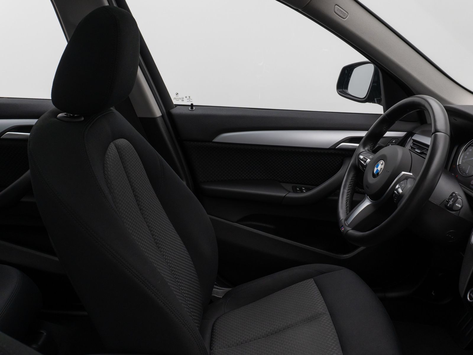 Fahrzeugabbildung BMW X1 sD20i Panorama Navi Lordos DAB HiFi Parkassis