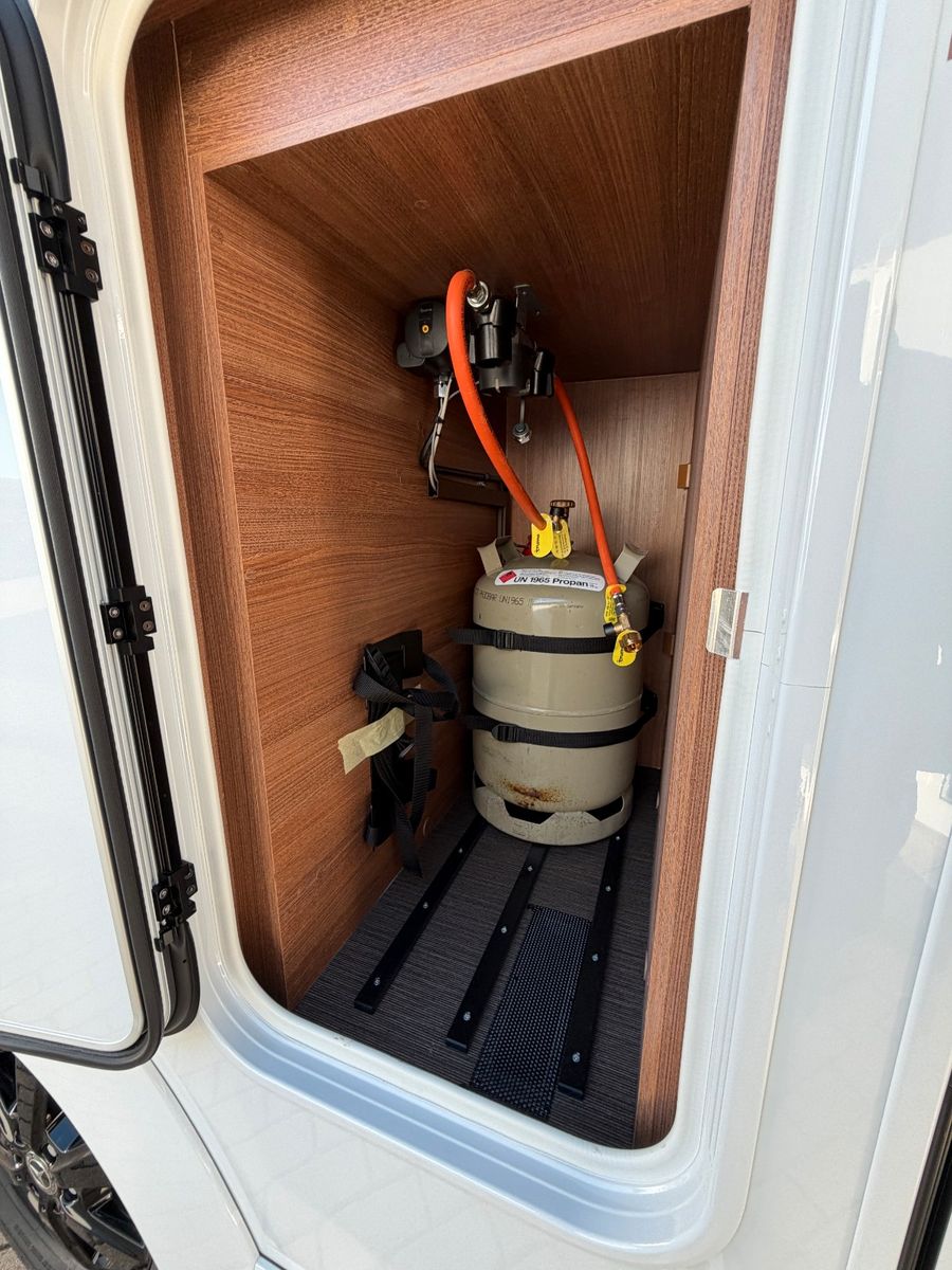 Fahrzeugabbildung Carthago C2-tourer I 143 KB-LE comfort Mercedes
