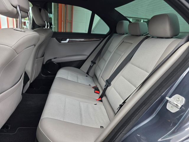 MERCEDES-BENZ C 200 — Foto 23