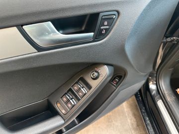 MYAUTOCENTER – Gebraucht- und Jahreswagen mit Werkstattservice in Pfaffenhofen Audi A4 *AHK*TEMPO*PDC*SitzH*