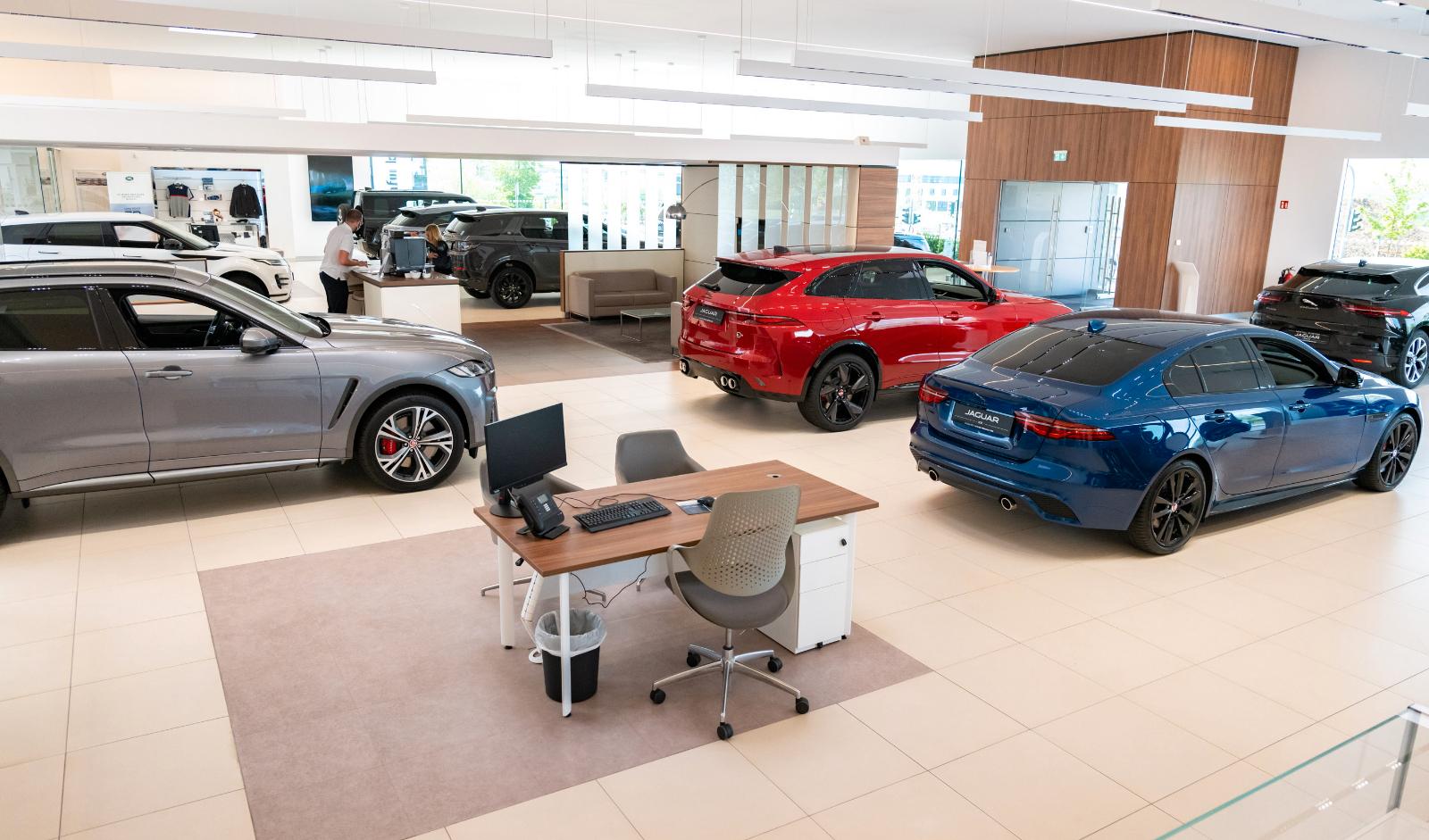 showroom-image-bottom