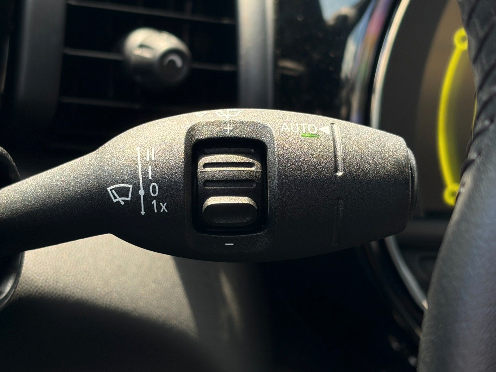 Fahrzeugabbildung MINI Cooper Cabrio Chili Tempomat LED PDC BT SHZ