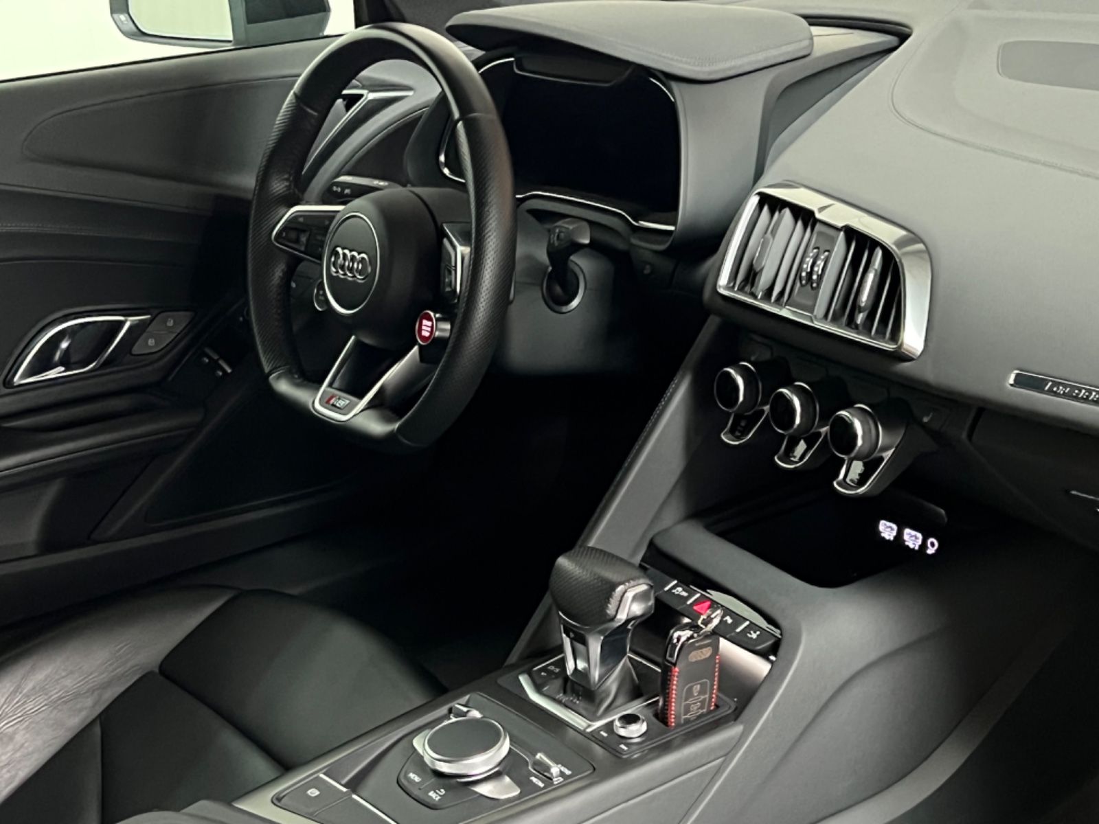 Fahrzeugabbildung Audi R8 5.2 FSI RWS S tronic/ 1 of 999 /