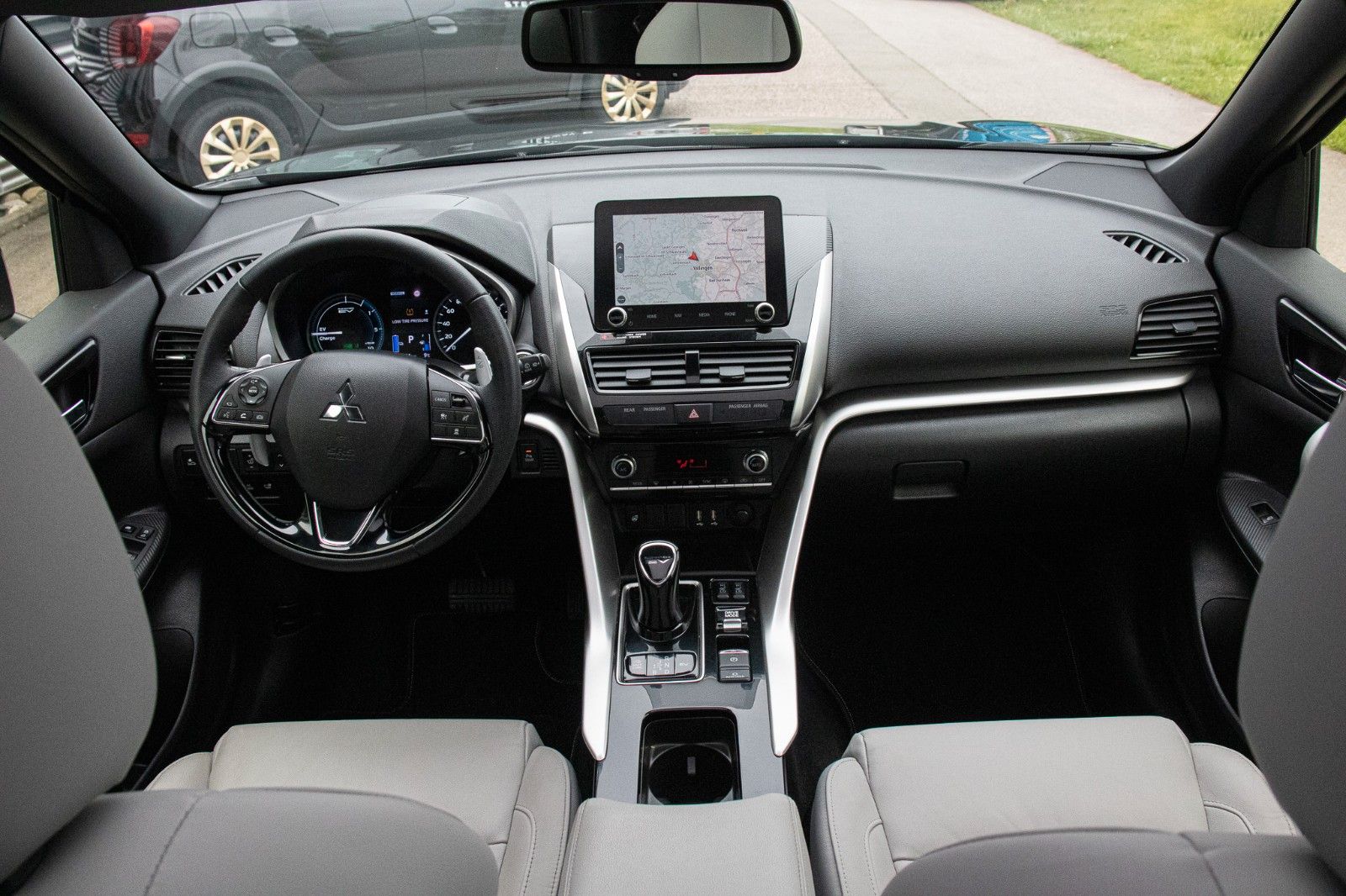 Fahrzeugabbildung Mitsubishi Eclipse Cross 2.4 PHEV TOP 4WD Leder*Navi*Pano.