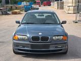 BMW E46 328i Limousine - BMW 328 aus 1998: 328i