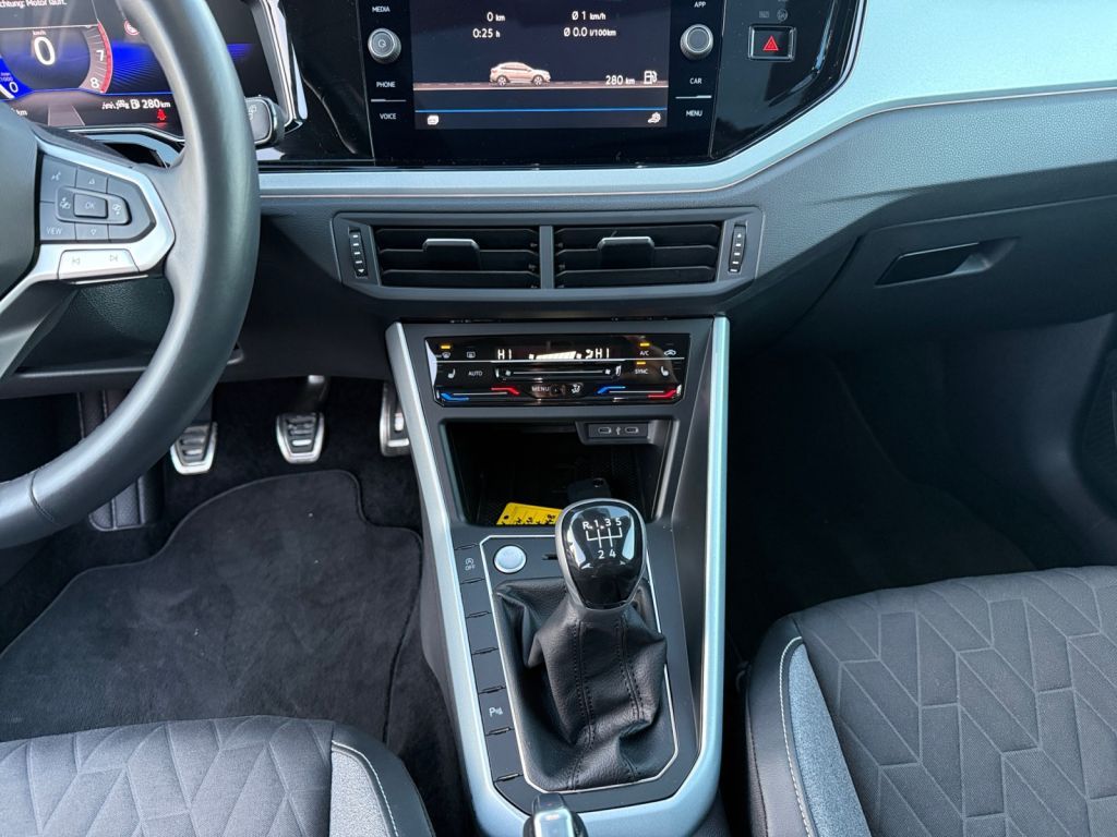 Fahrzeugabbildung Volkswagen Taigo 1.0 TSI  Goal Panoramadach