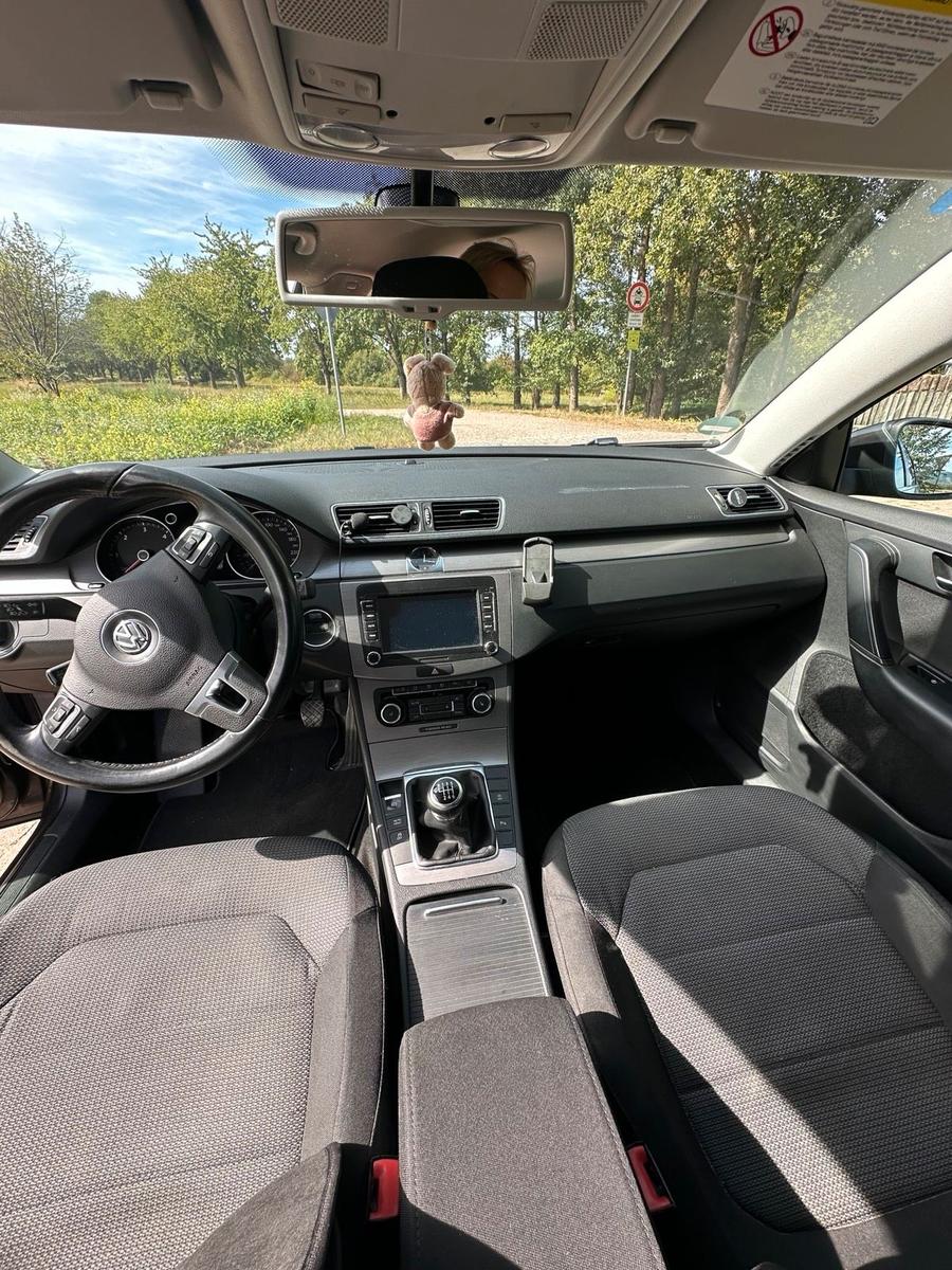 Volkswagen  2011 — photo 10