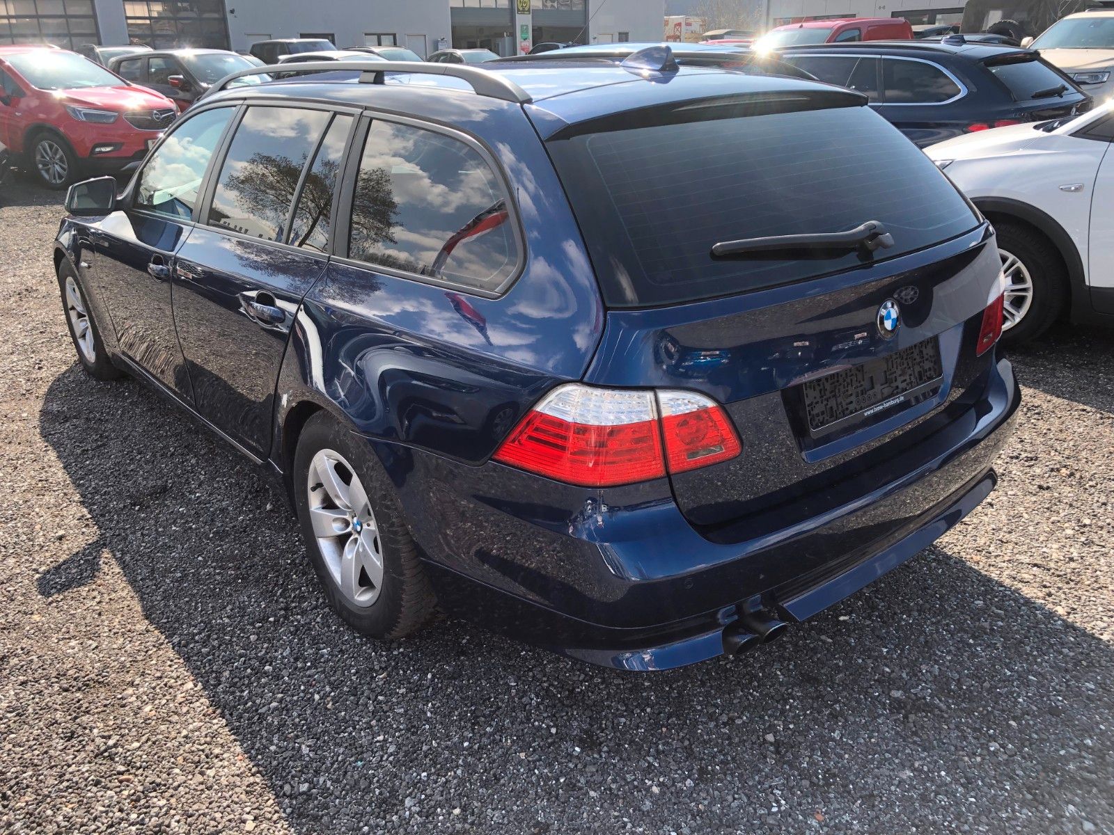 Fahrzeugabbildung BMW 525 Touring Shadow-Line