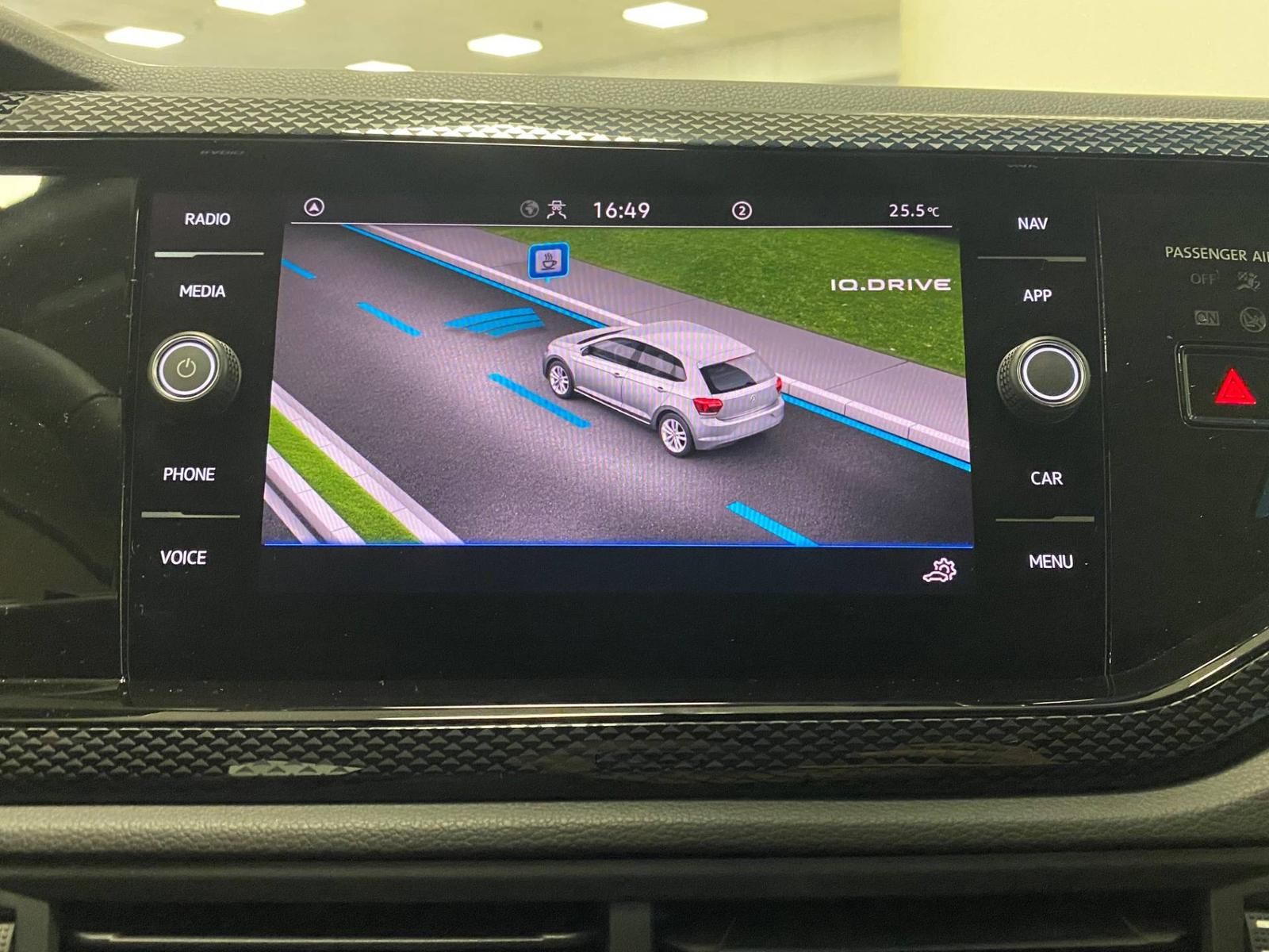 Fahrzeugabbildung Volkswagen Polo 1.0 TSI Life APP+KLIMA+KAMERA+PDC+SITZHEI++
