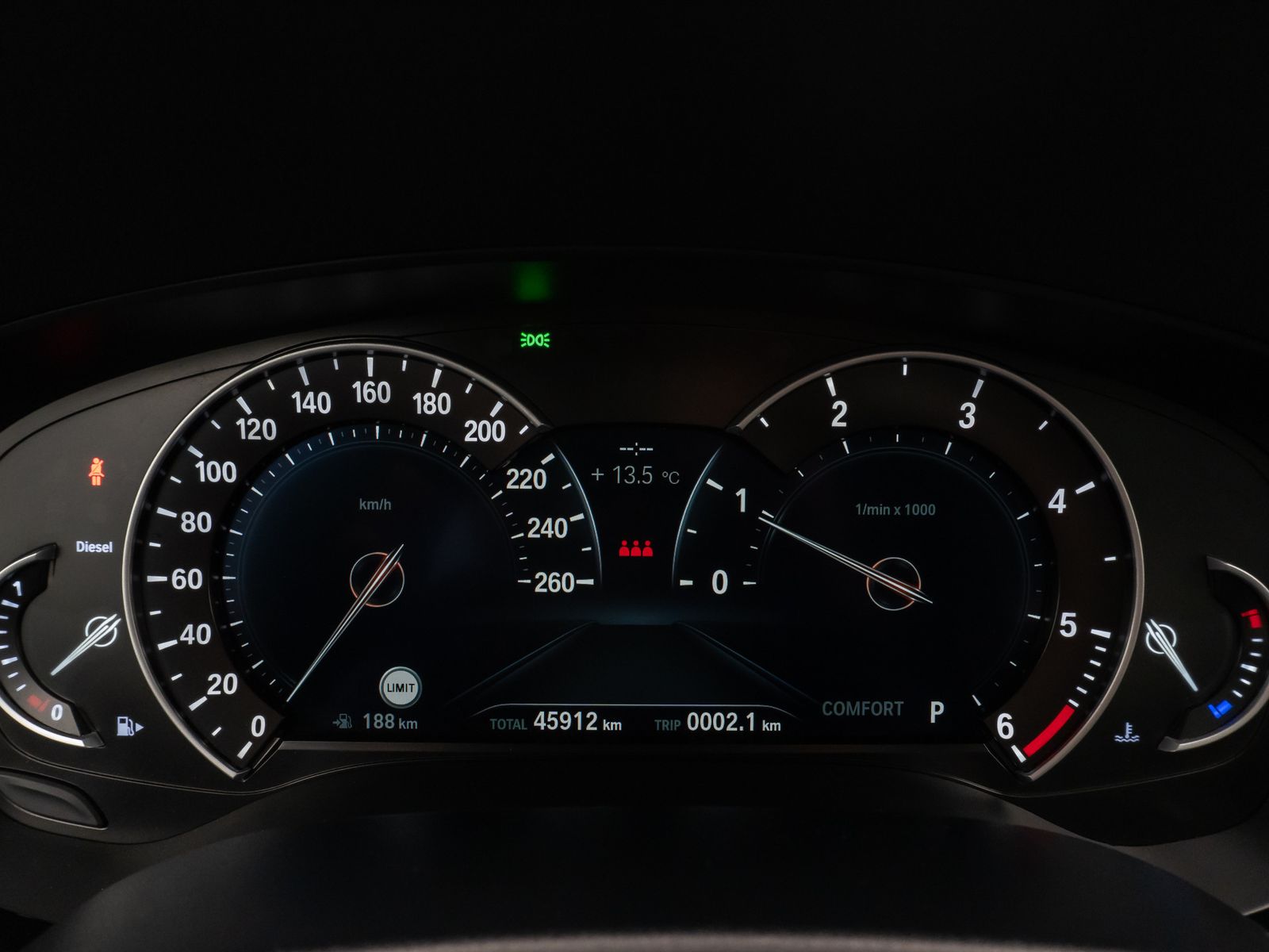 Fahrzeugabbildung BMW 520d Luxury Line Panorama Kamera HUD DAB HiFi