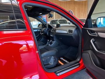 Audi Q3 2.0 TDI quattro *BiXenon*Pano*AHK*SLine*