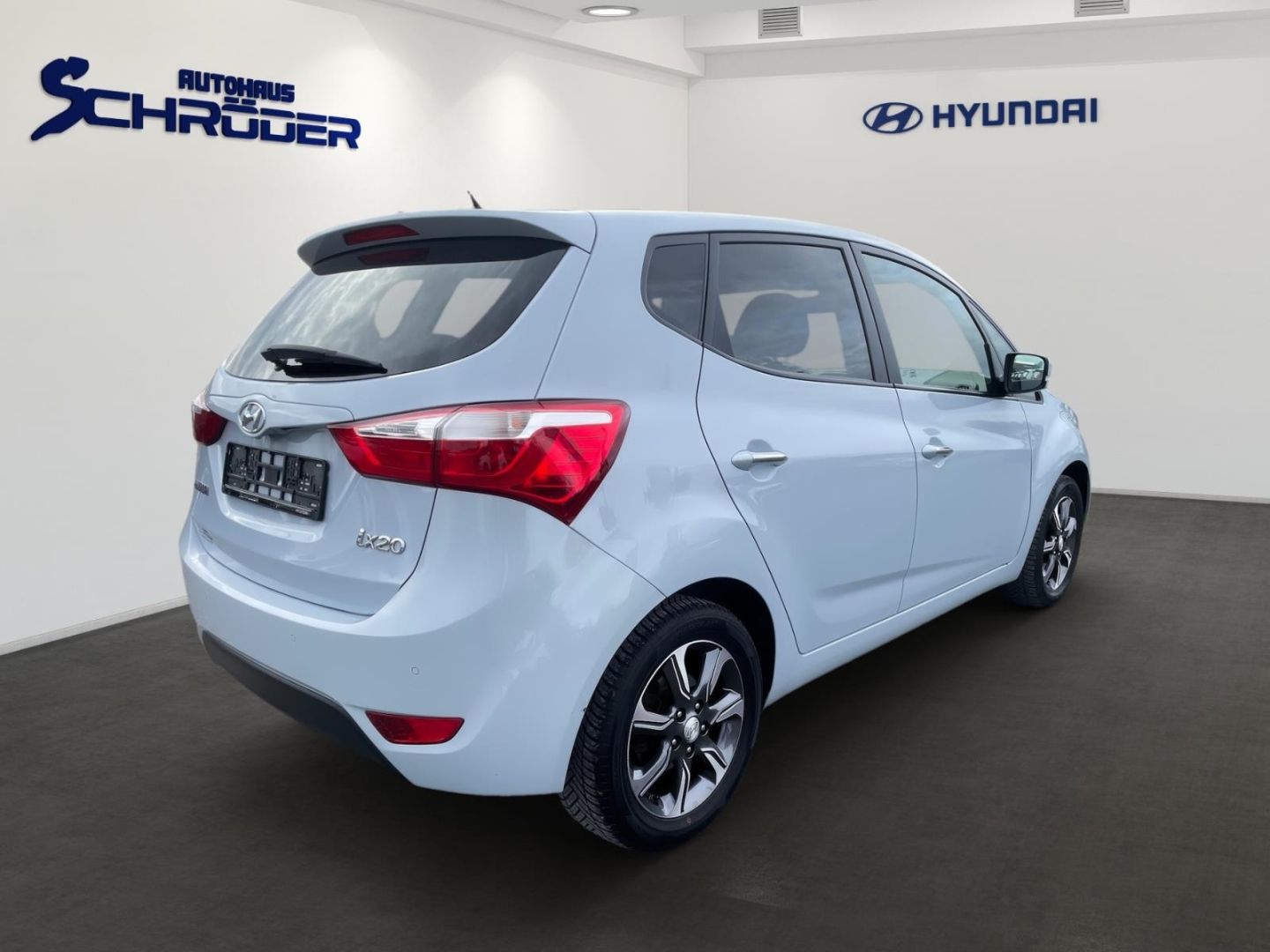 Fahrzeugabbildung Hyundai ix20 1.6 Space Plus Allwetter Navigation Kamera