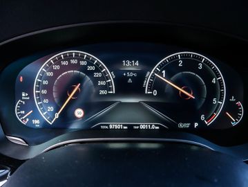 Fahrzeugabbildung BMW 520d xDrive Tour LEDER DRIVING-ASSIST INNOVATION