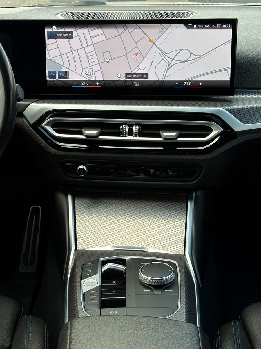 Fahrzeugabbildung BMW 330e Touring M Sport Alcan. Anthra. LC+ AHK H&K