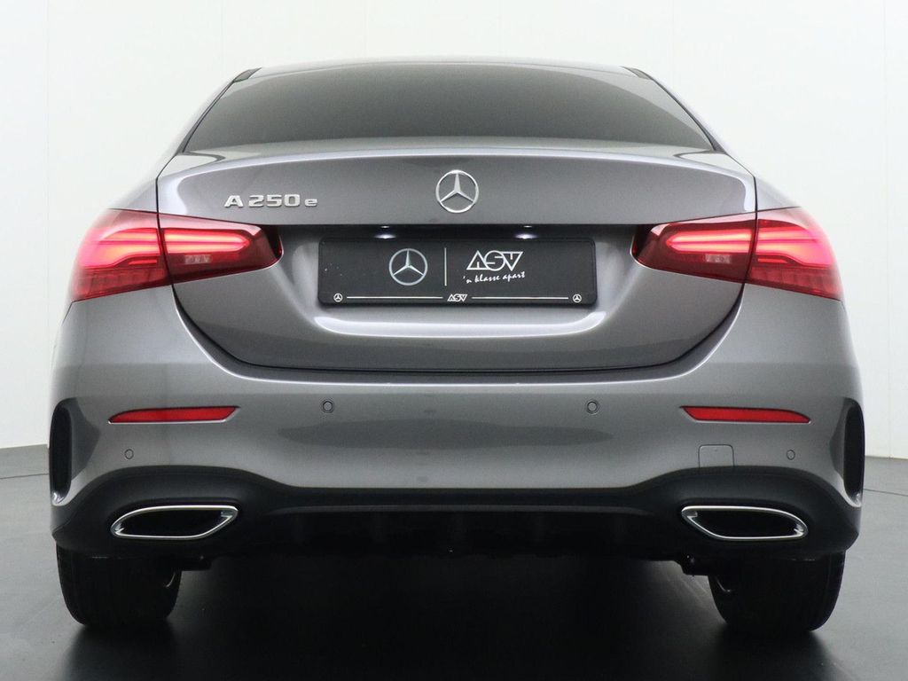 Mercedes-Benz A 250 e Star Edition AMG Line | Nightpakket | Ve