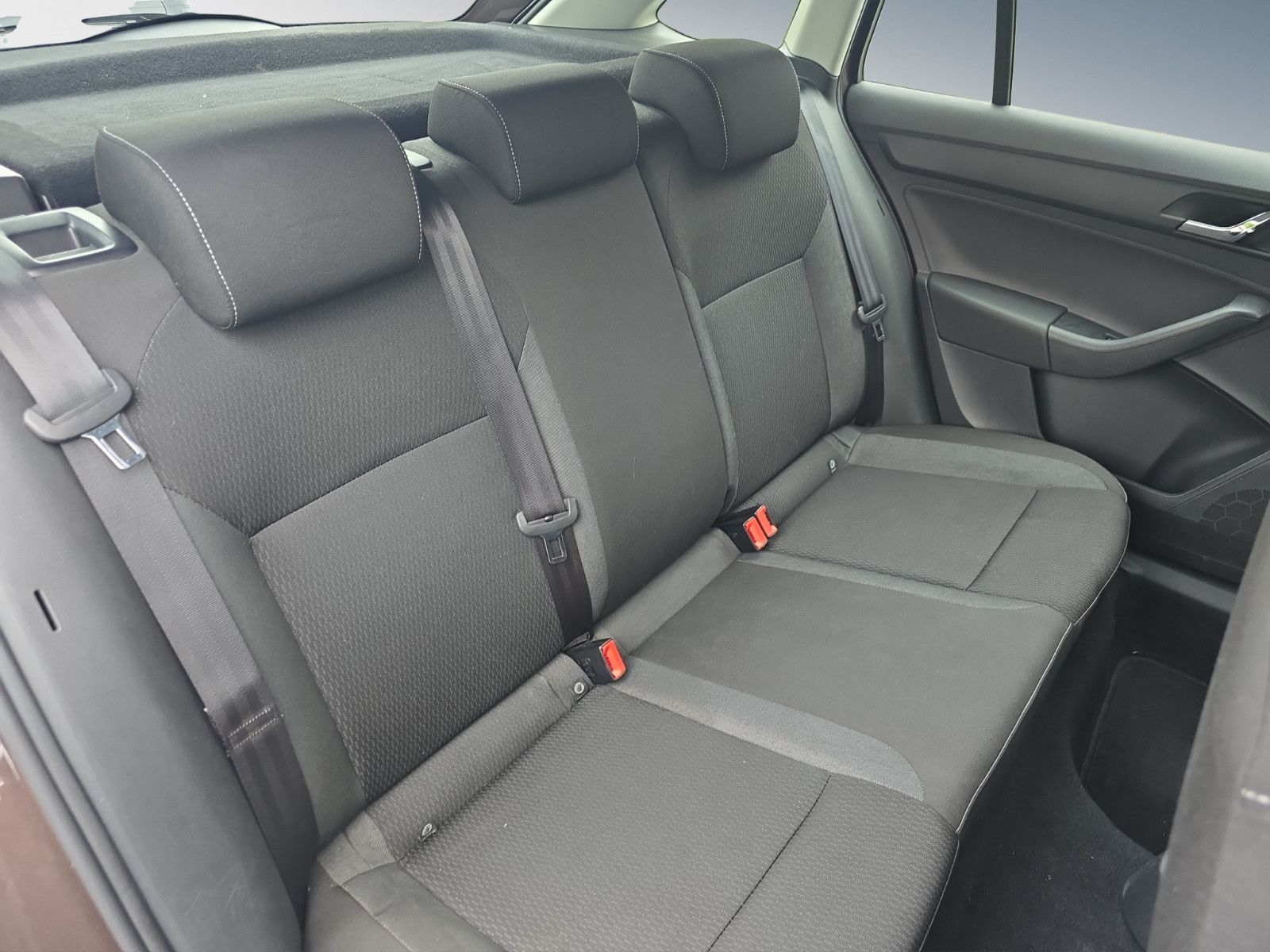 Fahrzeugabbildung SKODA Rapid Spaceback Ambition/KLiMA/PDC/TÜV NEU