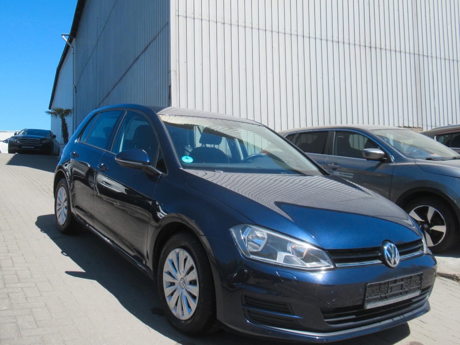 Volkswagen Golf VII Lim. Trendline BMT-KLIMA-SHZ-2xPDC-1.HD