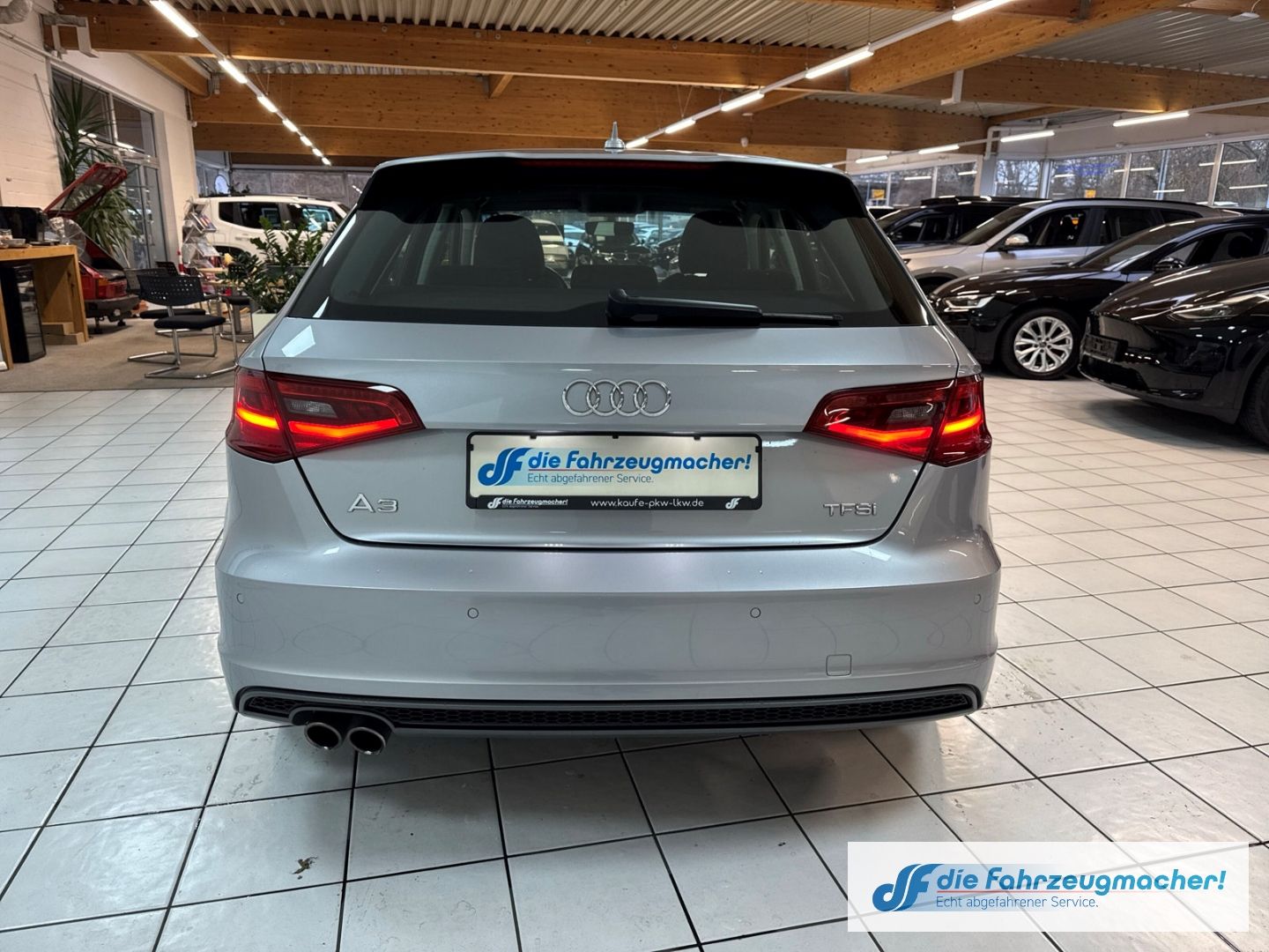 Fahrzeugabbildung Audi A3 Sportback Ambition S line Bi-Xenon 2-Zonen-Kl