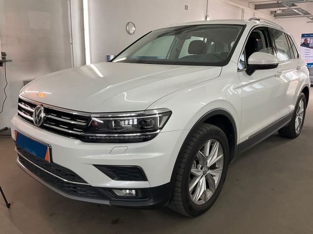 Volkswagen TIGUAN 2.0 TSI HIGHLINE 4M NAVI SHZ PDC AHK ACC