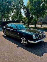 Mercedes-Benz Mercedes e240 w210 classic V6 - Mercedes-Benz E-Klasse: W210