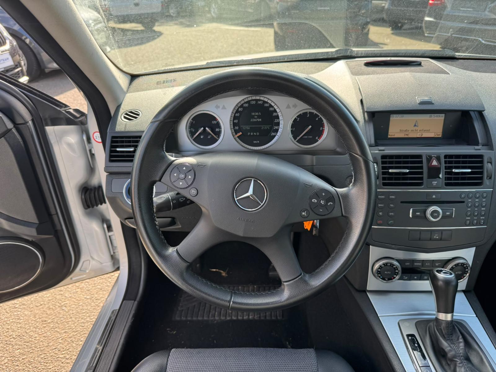 Mercedes-Benz C 220CDI AUTOMATIK/TÜV/AHK/NAVI/LEDER/KLIMA