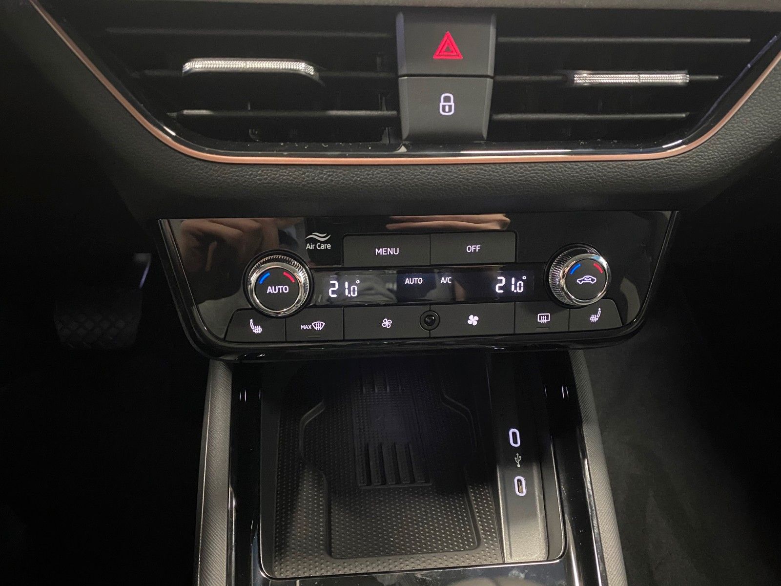 Fahrzeugabbildung SKODA Kamiq 1.0 TSI 85kW DSG Selection ACC+elek.Heck