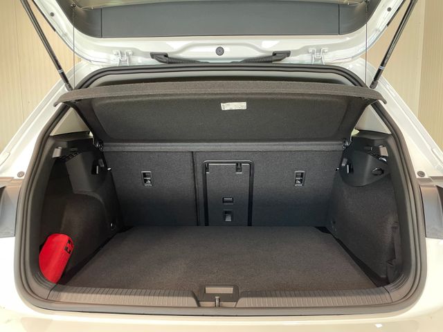 Golf VIII Life 1.5 TSI LED KAM SHZ ACC