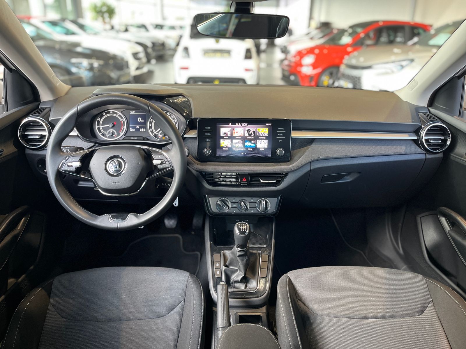 Fahrzeugabbildung SKODA Fabia Ambition KLIMA CARPLAY LED PDC SHZ