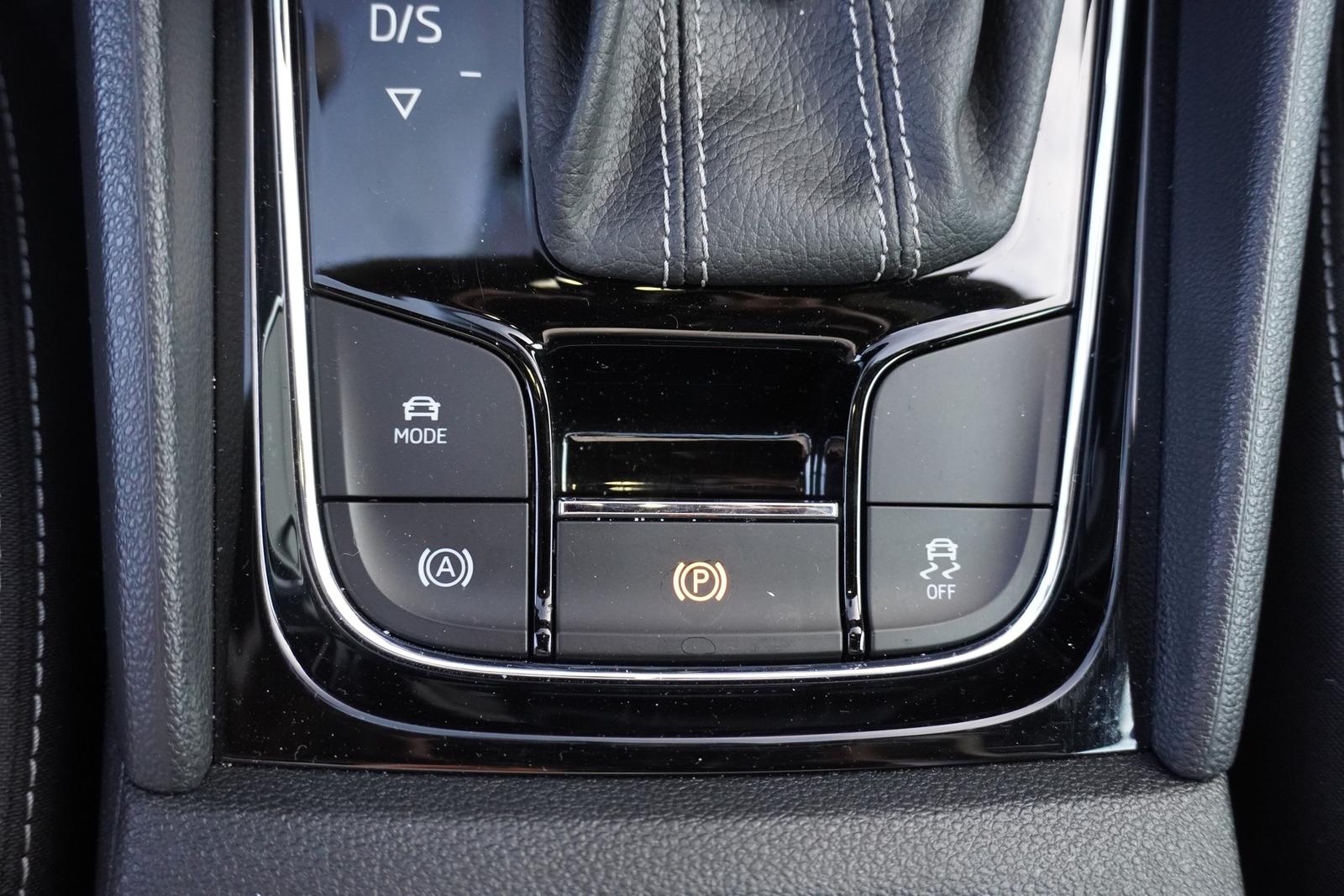 Skoda Karoq 1.5 TSI DSG Sportline LED Navi Kamera