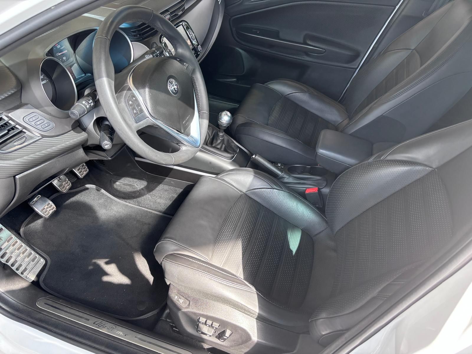 Fahrzeugabbildung Alfa Romeo Giulietta Sport Leder XENON NAVI GSD