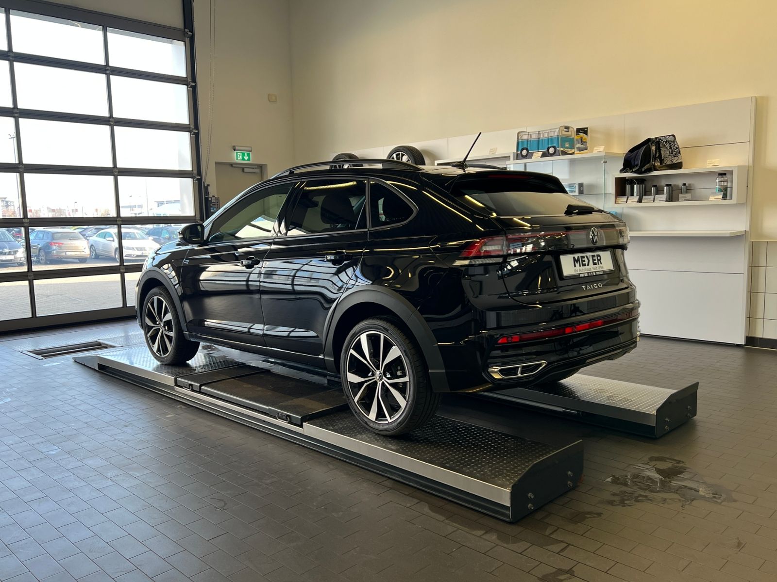 Fahrzeugabbildung Volkswagen Taigo R-Line 1.5 TSI DSG *AHK, Navi, "IQ.DRIVE"*