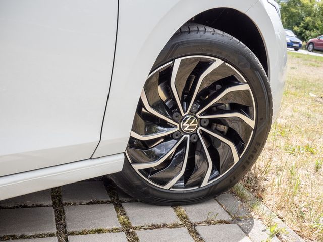Golf VIII 1.5 TSI Style AHK ACC PANO MATRIX-LED