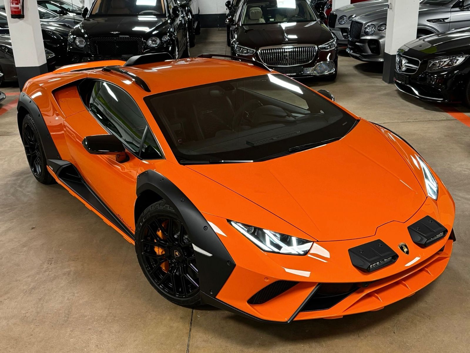 Fahrzeugabbildung Lamborghini HURACAN STERRATO Q-CITURA SENSONUM MY25 FULL NEW