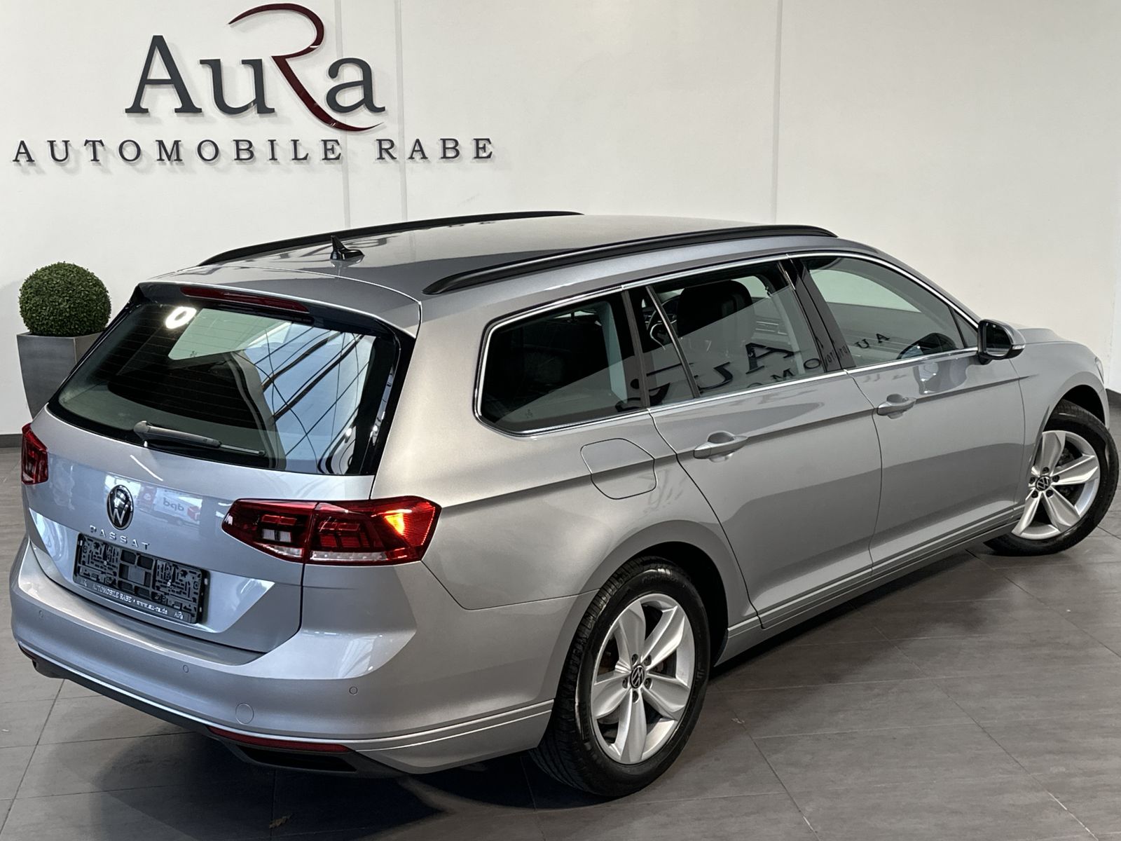 Fahrzeugabbildung Volkswagen Passat Variant 2.0 TDI DSG Business NAV+LED+ACC