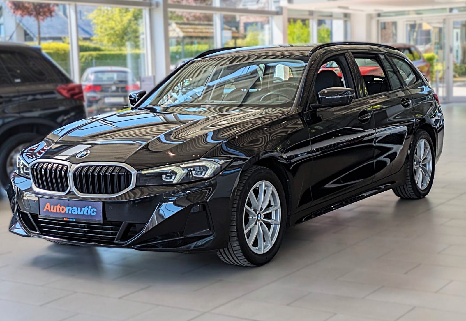 Fahrzeugabbildung BMW 320 d Touring AUT LEDER NAVI HUD LIVE COCKPIT