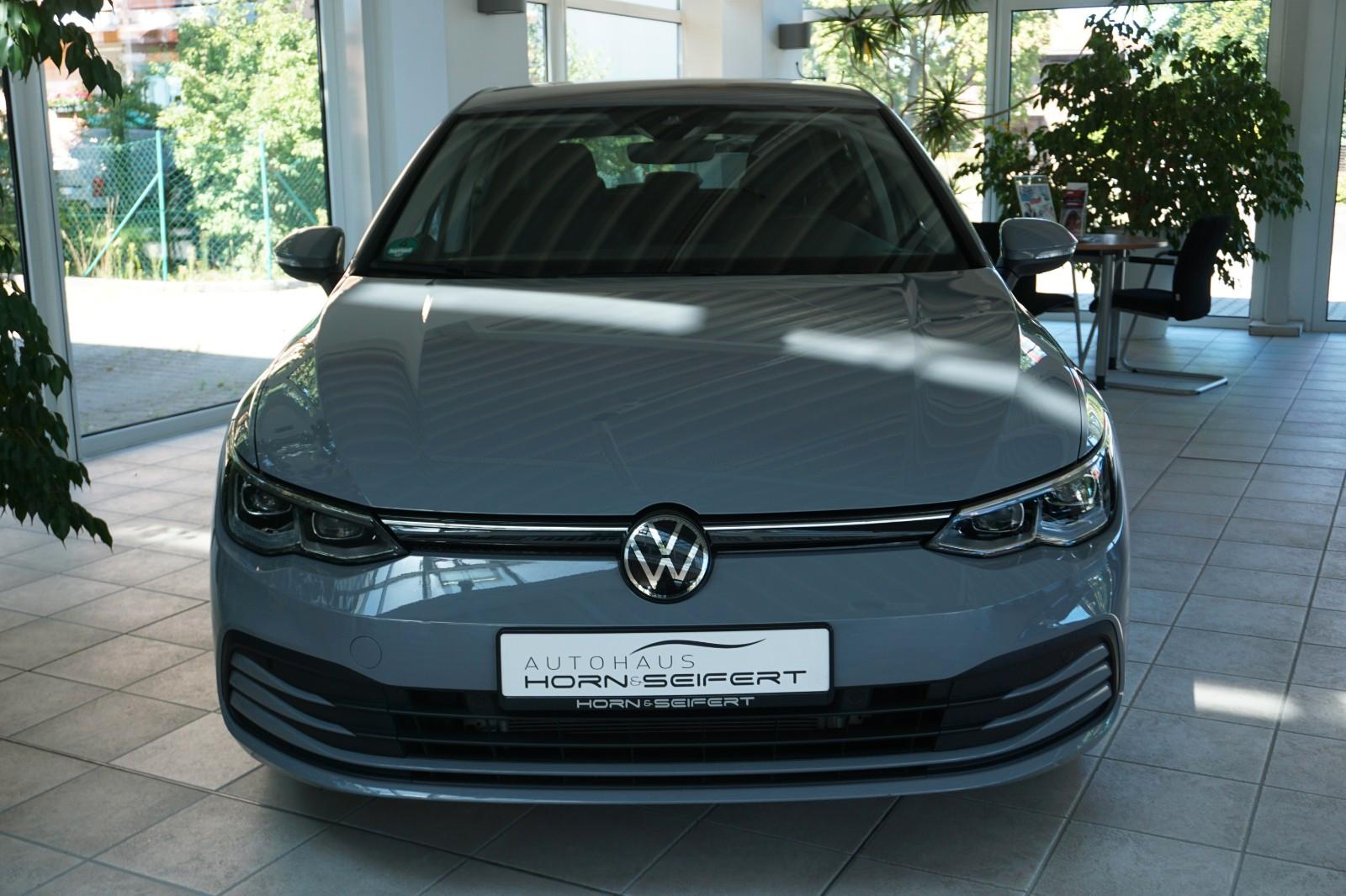Volkswagen Golf VIII Life 1,5 TSI 96 kW*Kamera*IQ-Light