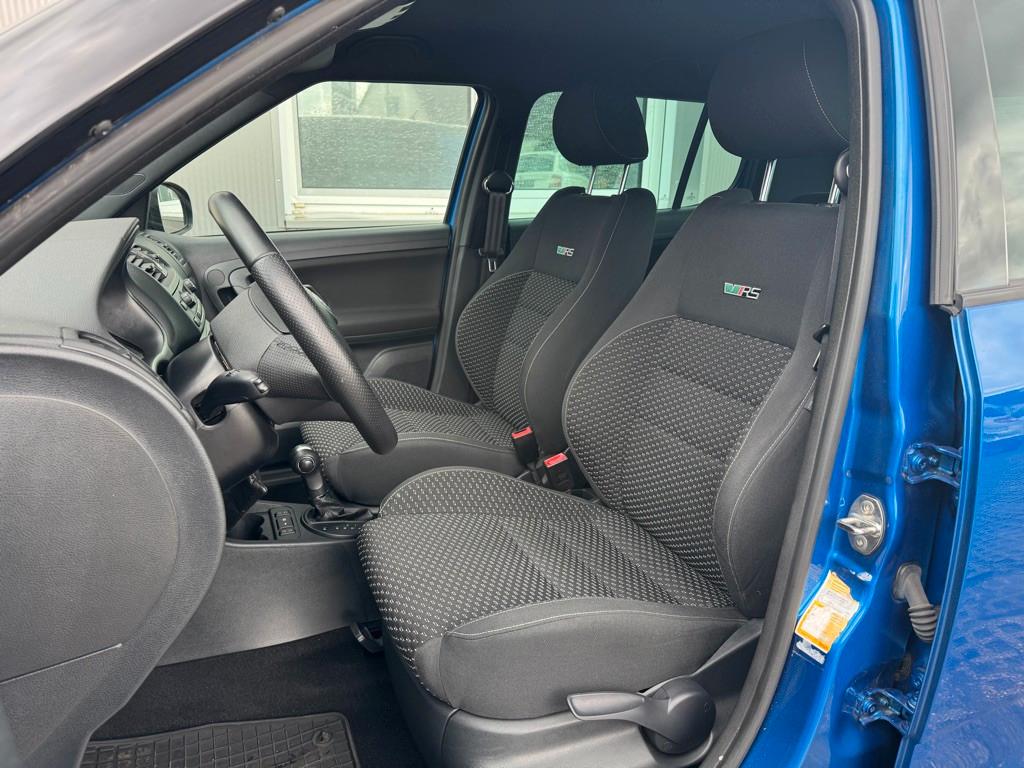 SKODA FABIA RS - 180 CV - BVA